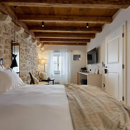 Modern Stone House, Luxury In Old Town 4*