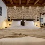 Modern Stone House, Luxury In Old Town Casa de hóspedes 4*