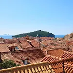 Modern Stone House, Luxury In Old Town Guest house 4*