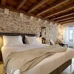 Modern Stone House, Luxury In Old Town Guest house