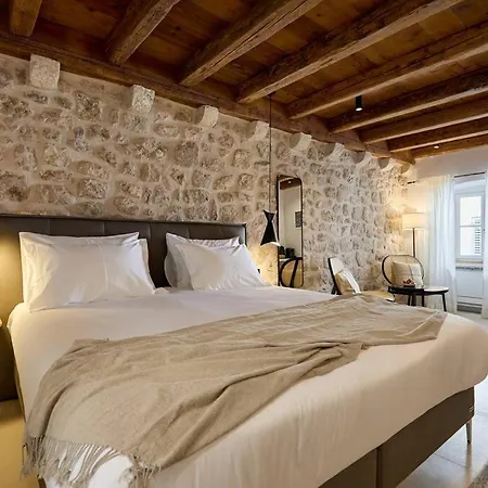 Modern Stone House, Luxury In Old Town بيت ضيافة