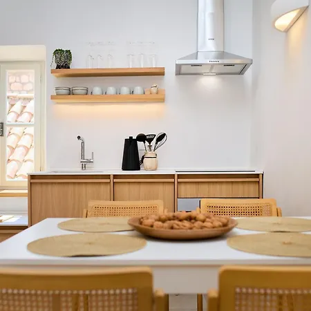 Modern Stone House, Luxury In Old Town Guest house