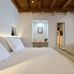 בית הארחה Modern Stone House, Luxury In Old Town 4*
