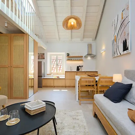 Modern Stone House, Luxury In Old Town Гостевой дом 4*