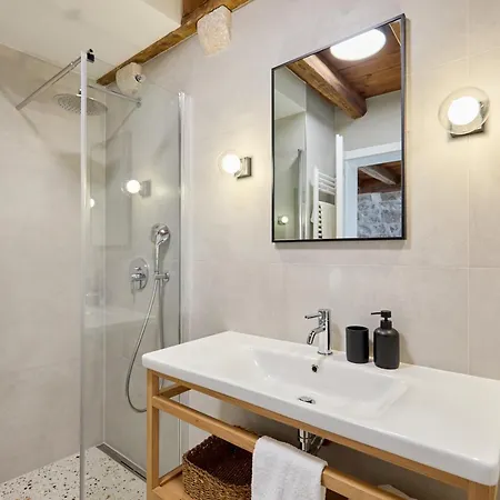 بيت ضيافة Modern Stone House, Luxury In Old Town