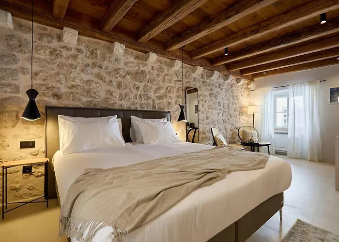 Modern Stone House, Luxury In Old Town Gostinjska kuća