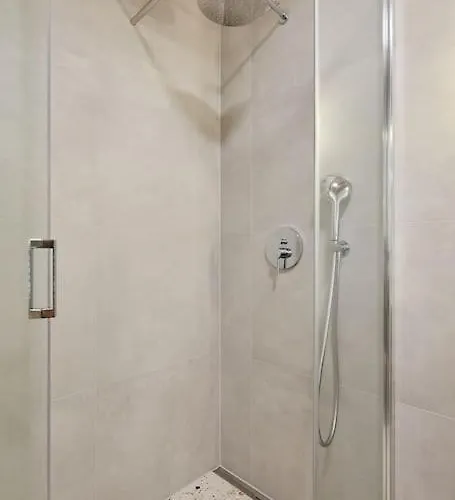 Modern Stone House, Luxury In Old Town Gostinjska kuća 4*