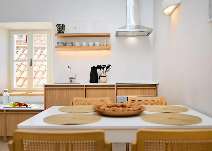 Modern Stone House, Luxury In Old Town Gostinjska kuća