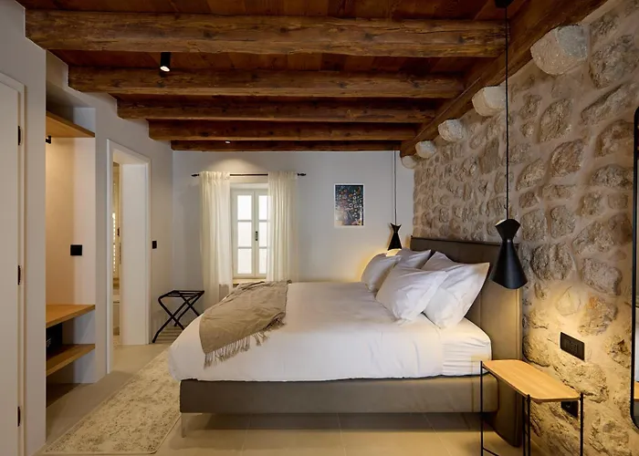 Modern Stone House, Luxury In Old Town Gostinjska kuća 4*