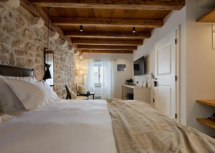 Modern Stone House, Luxury In Old Town 4*